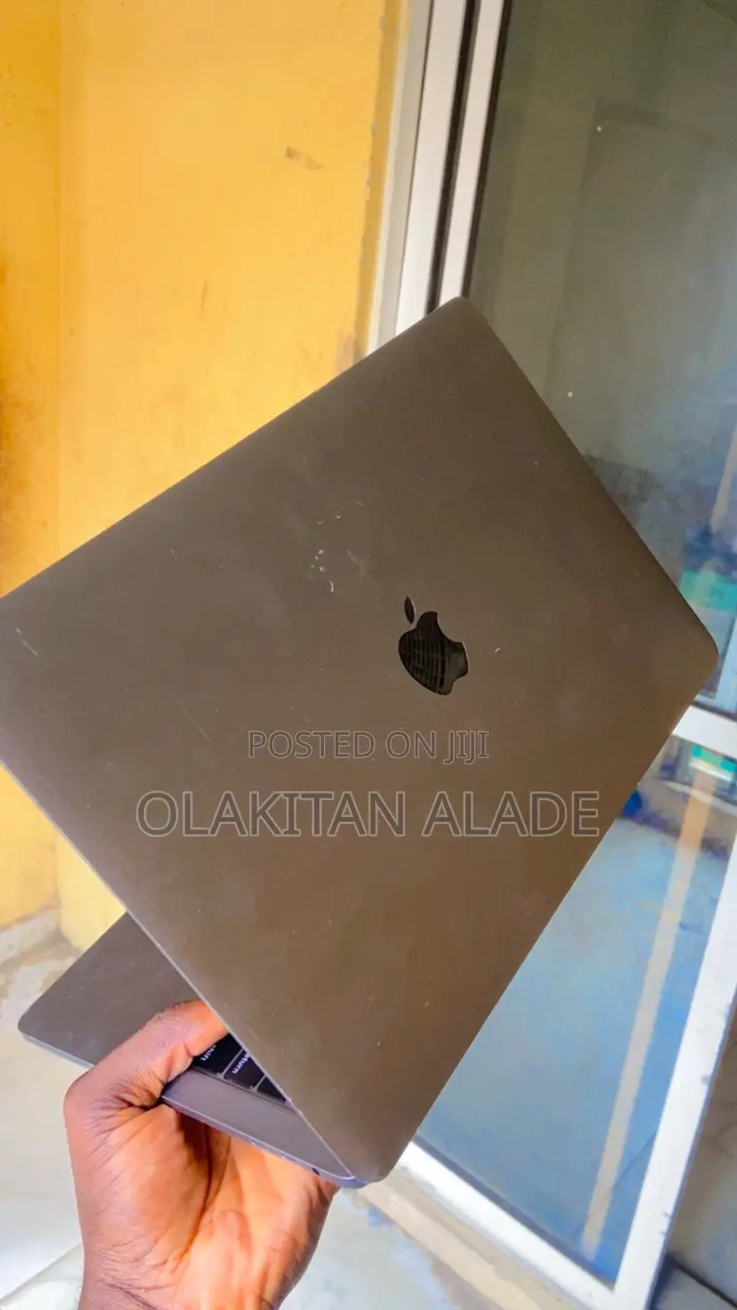 Laptop Apple MacBook Pro 2017 16GB Intel Core I5 SSD 512GB
