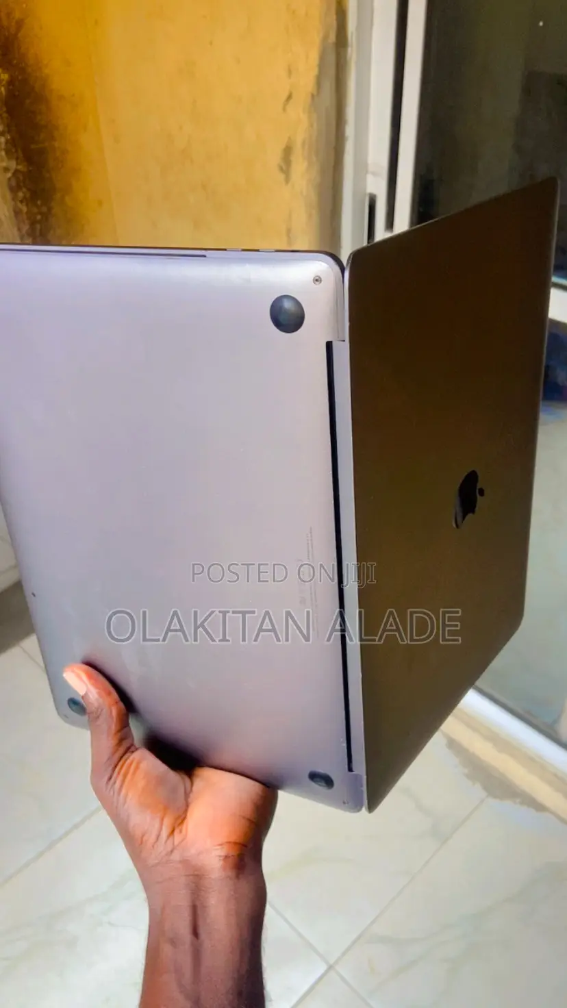 Laptop Apple MacBook Pro 2017 16GB Intel Core I5 SSD 512GB