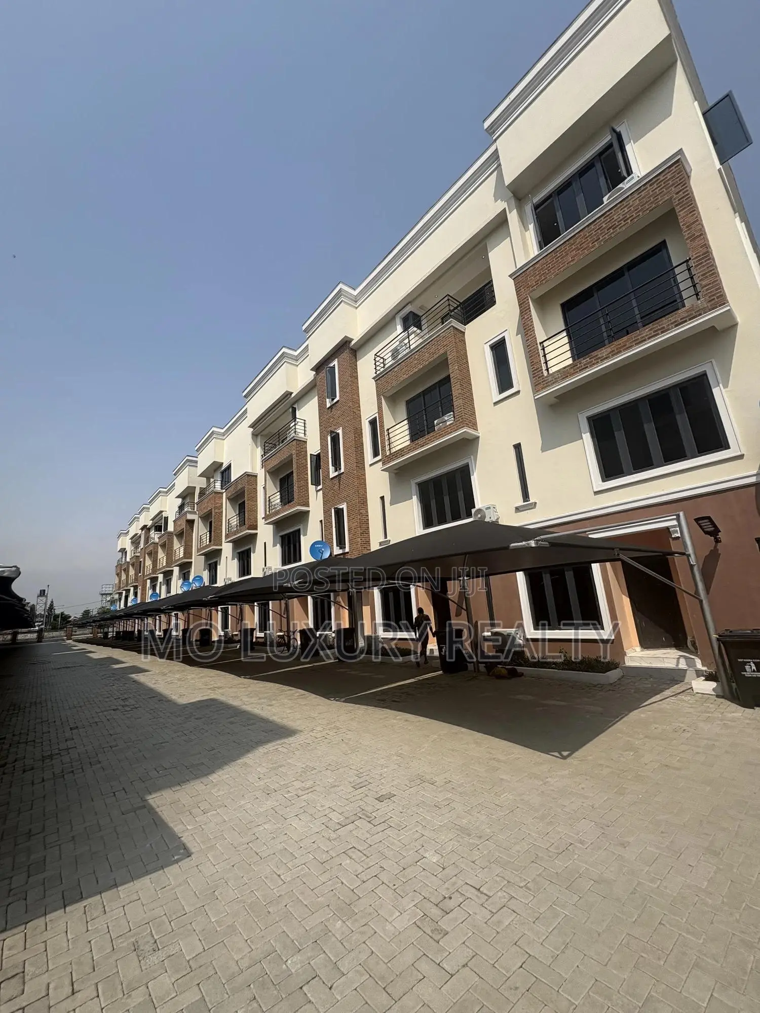 4bdrm Townhouse / Terrace in Lekki Phase 1 for rent