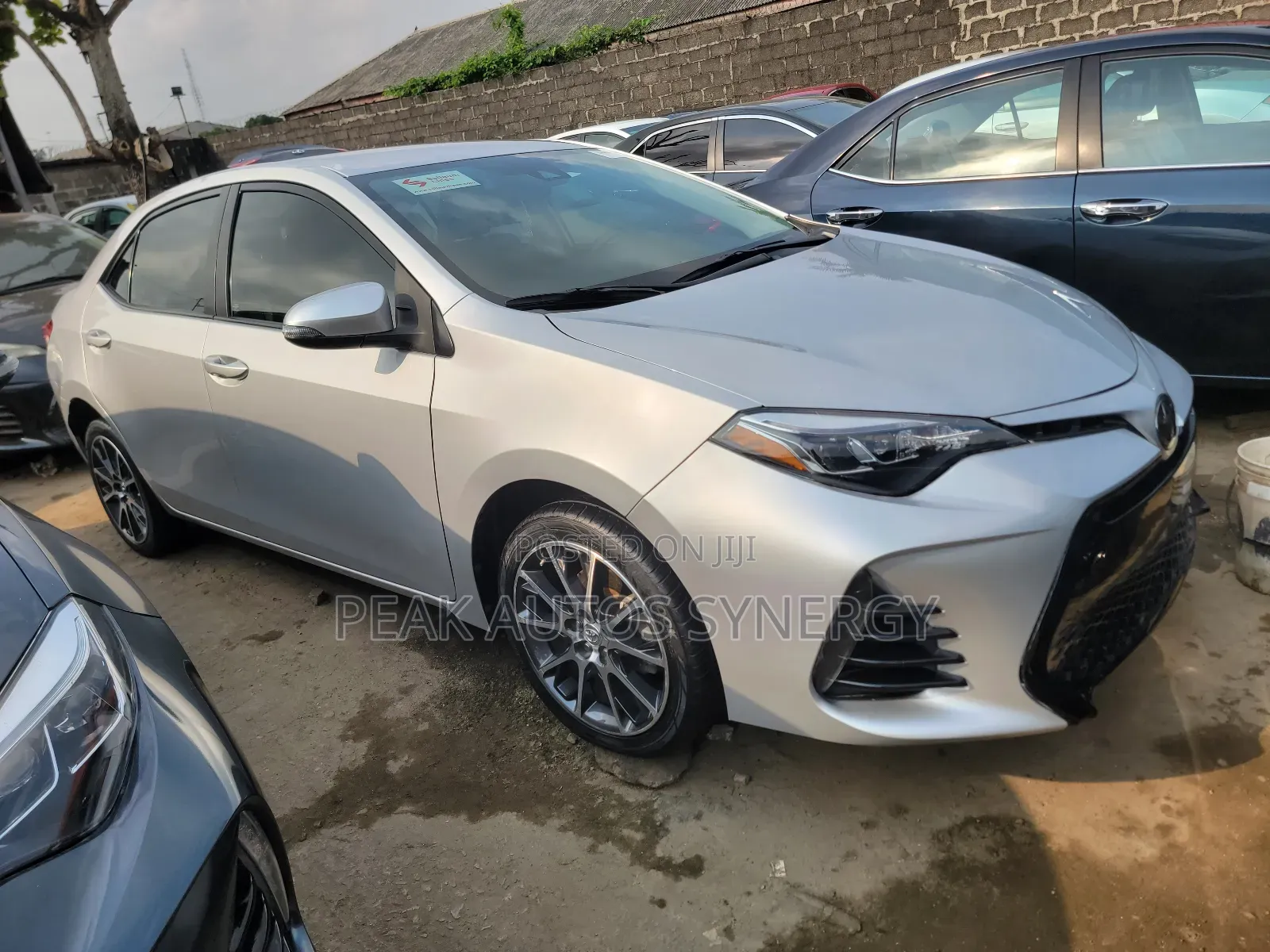 Toyota Corolla SE (1.8L 4cyl 6M) 2018 Silver