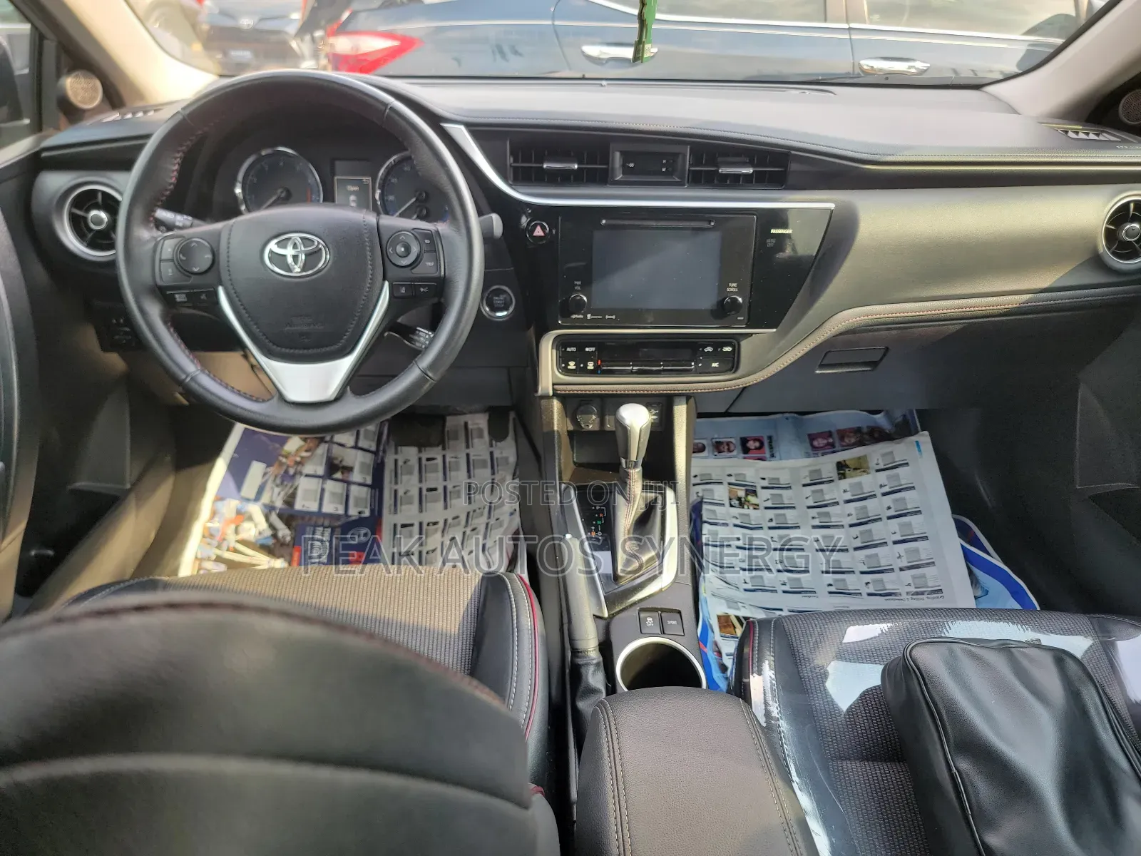 Toyota Corolla SE (1.8L 4cyl 6M) 2018 Silver