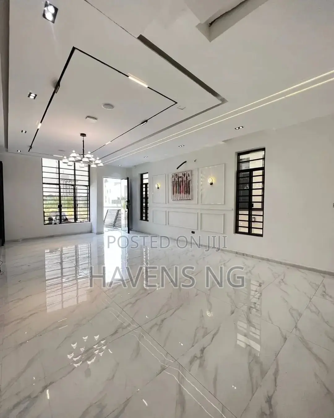 5bdrm Duplex in Chevron for sale