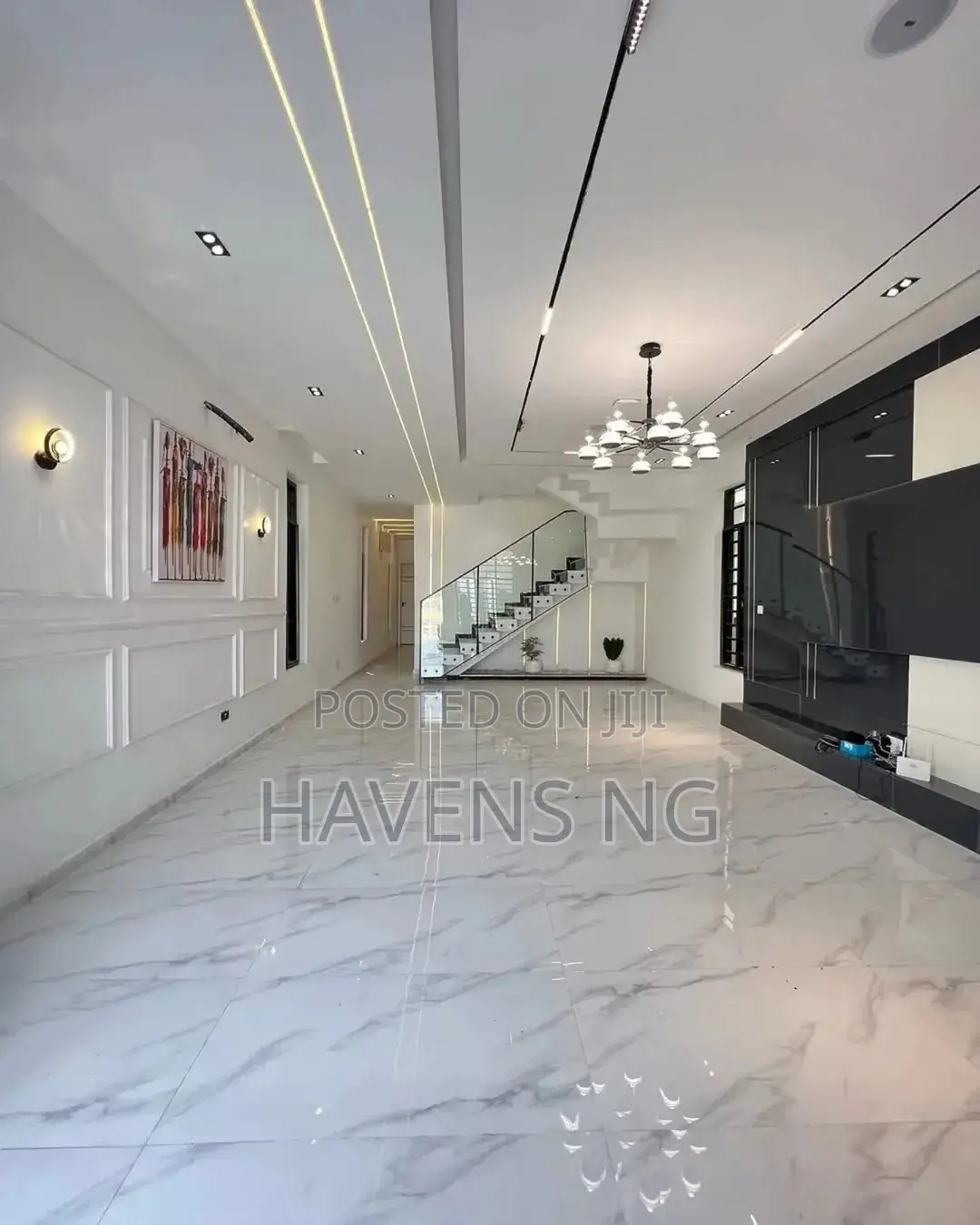 5bdrm Duplex in Chevron for sale