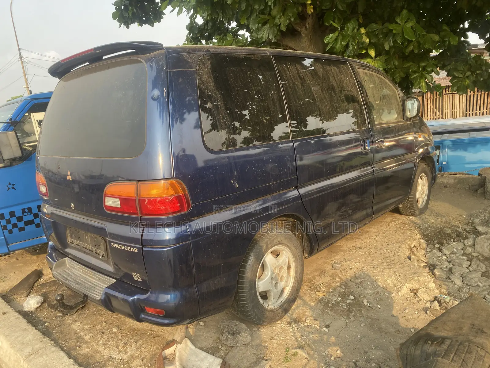 Mitsubishi Space Gear 2005 Blue
