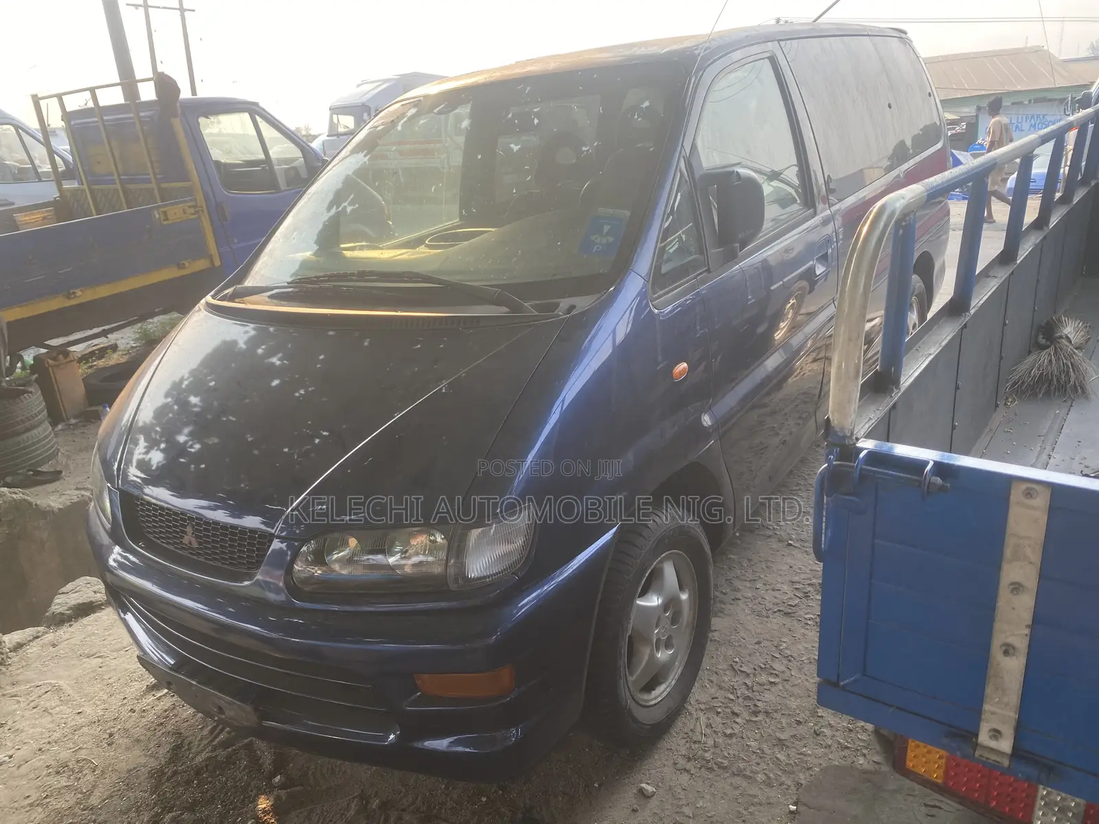 Mitsubishi Space Gear 2005 Blue