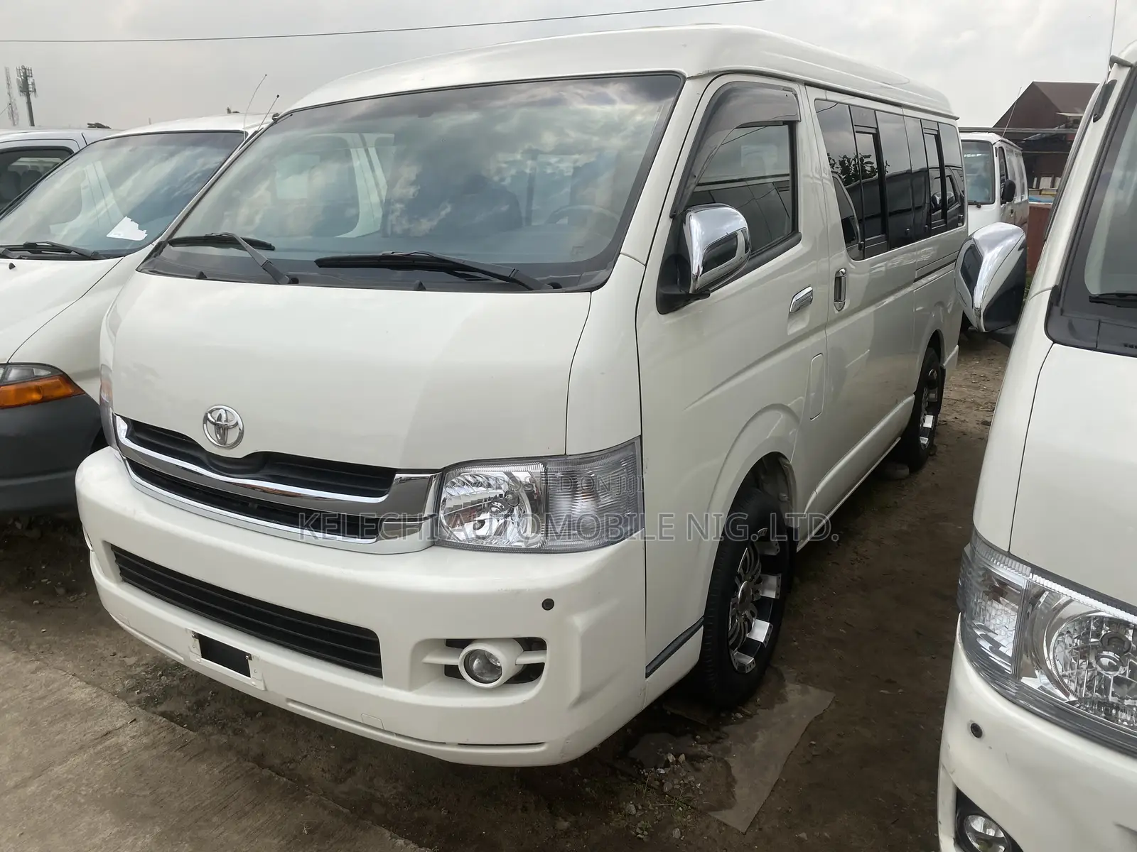 Toyota HiAce 2014 White