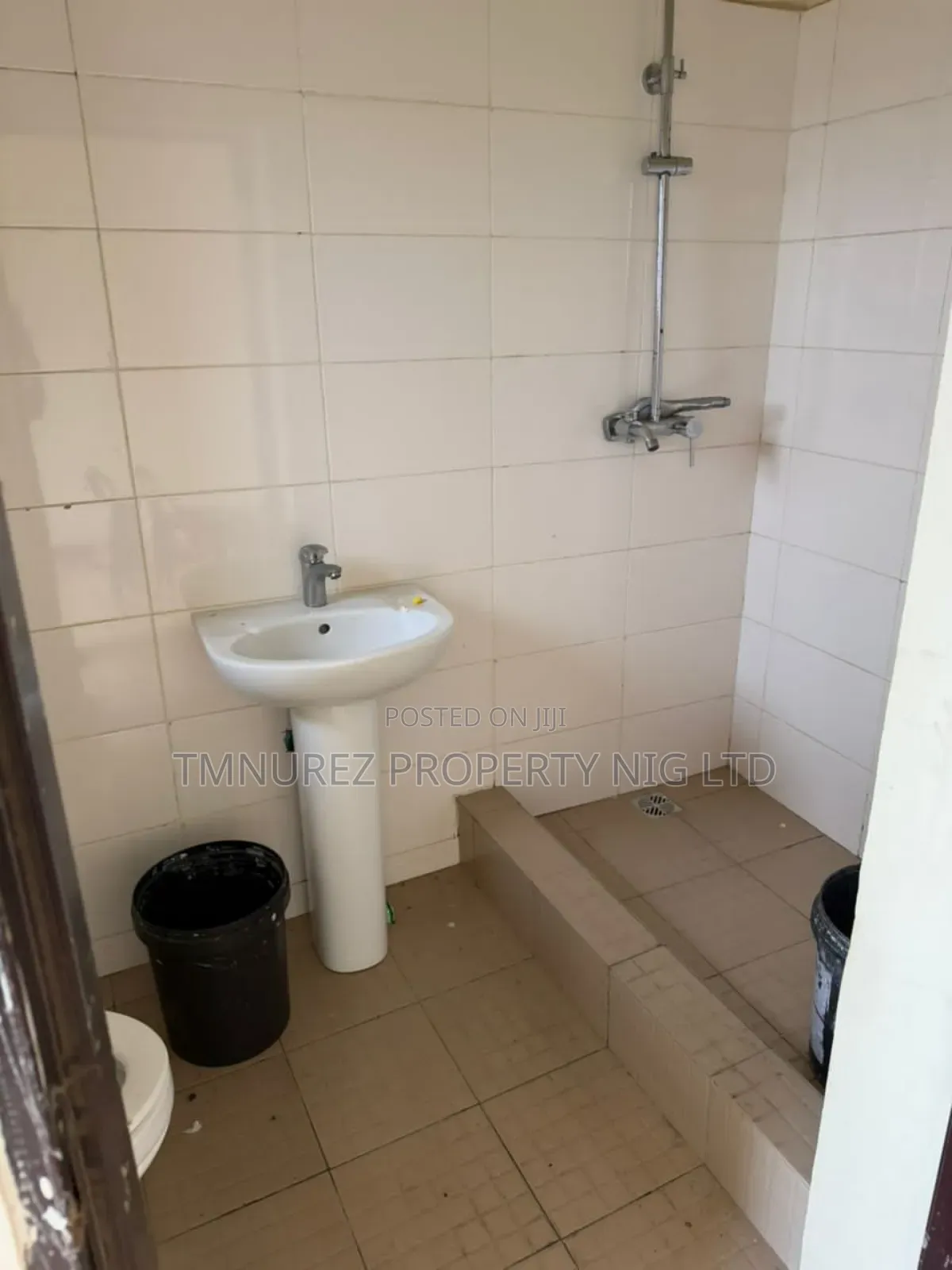 Studio Apartment in Haris Drive, Ikota for rent