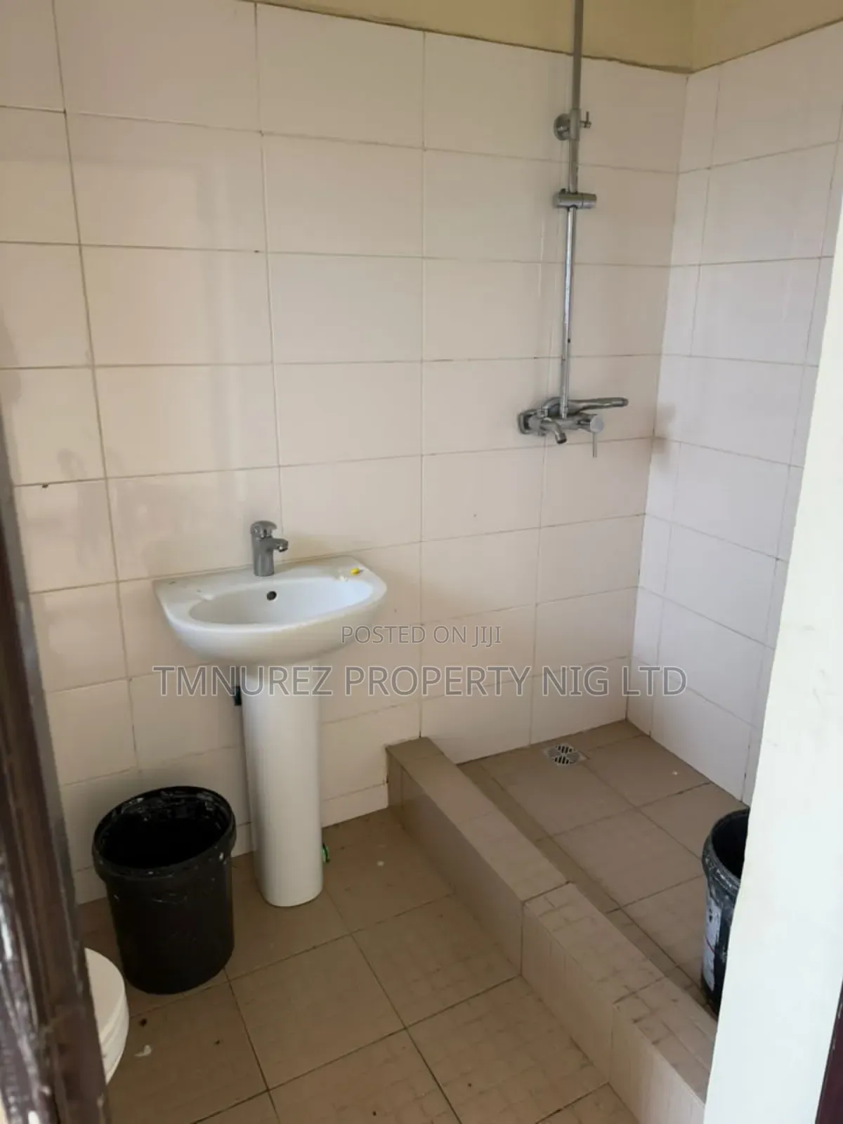 Studio Apartment in Haris Drive, Ikota for rent