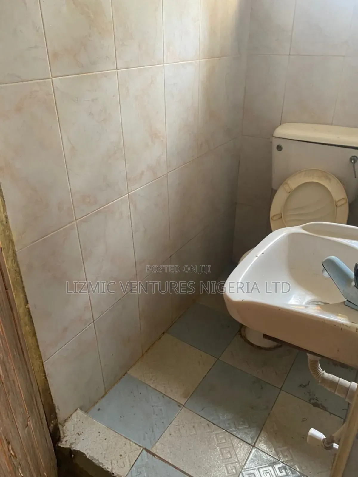 2bdrm Apartment in Agric Estate, Igando / Ikotun/Igando for rent