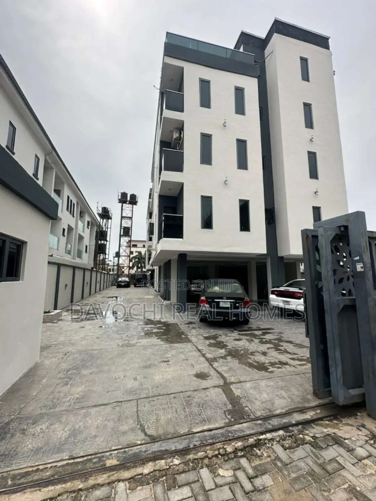 3bdrm Apartment in Ikate, Lekki for rent