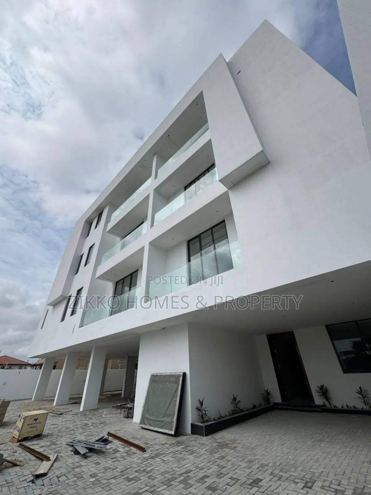 2bdrm Apartment in Lekki for sale