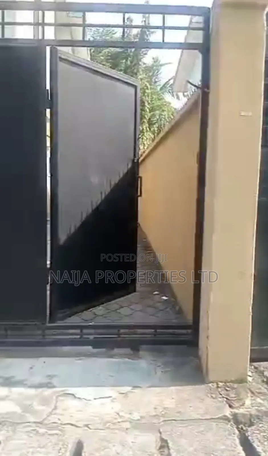4bdrm Duplex in Off Mobolaji Johnson, Lekki Phase 1 for sale