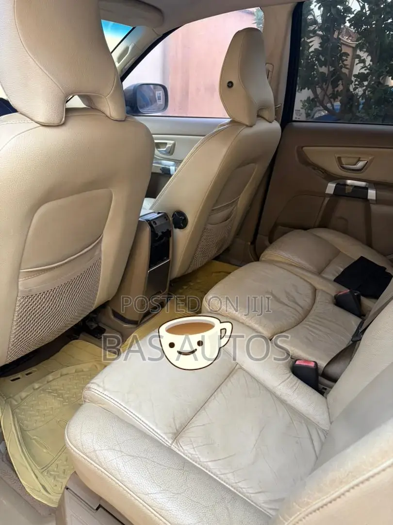 Volvo XC90 2011 Brown
