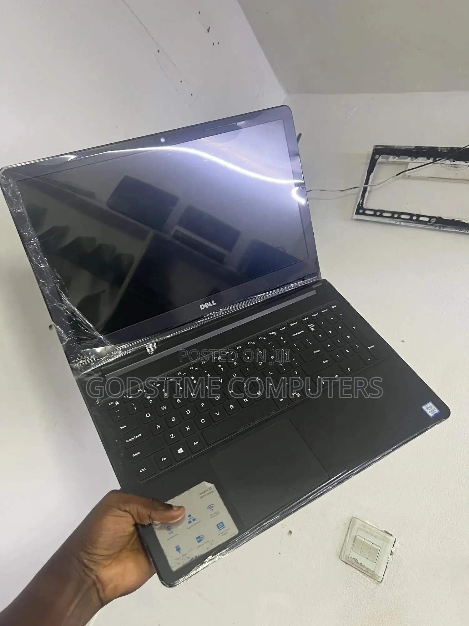 New Laptop Dell Vostro 15 3000 8GB Intel Core I5 SSD 256GB