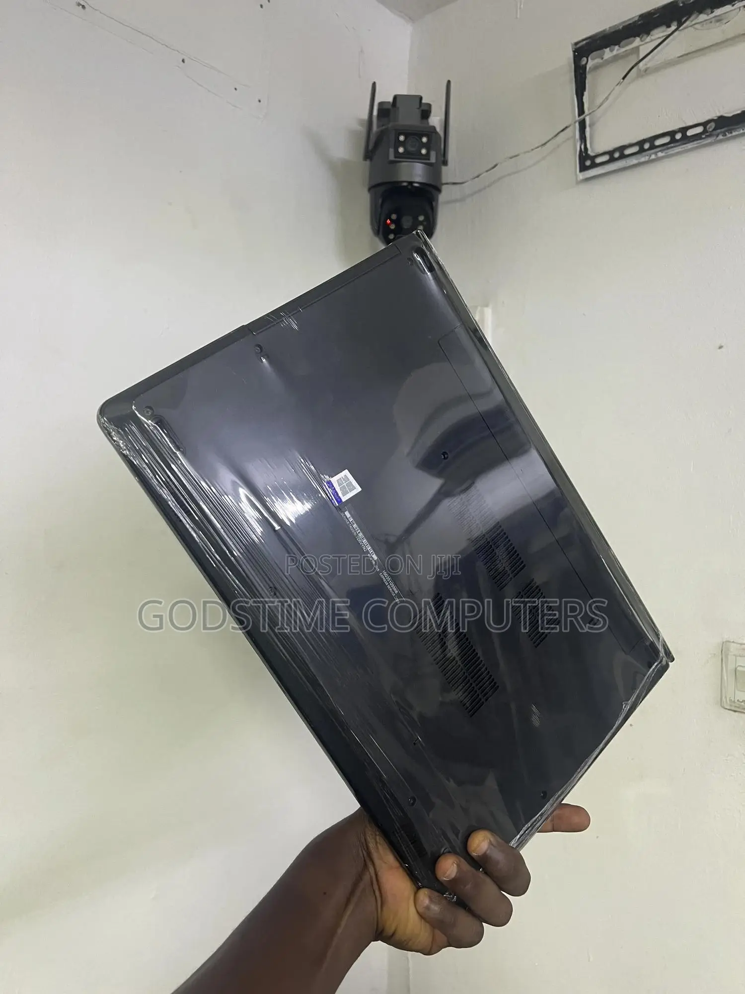 New Laptop Dell Vostro 15 3000 8GB Intel Core I5 SSD 256GB