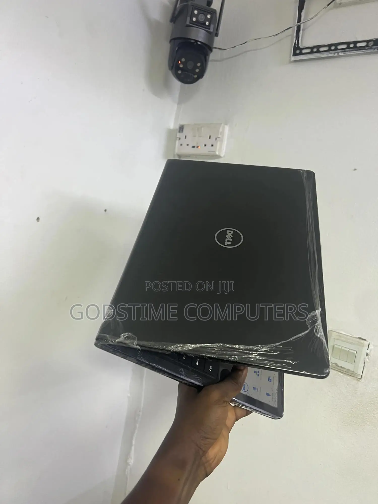 New Laptop Dell Vostro 15 3000 8GB Intel Core I5 SSD 256GB