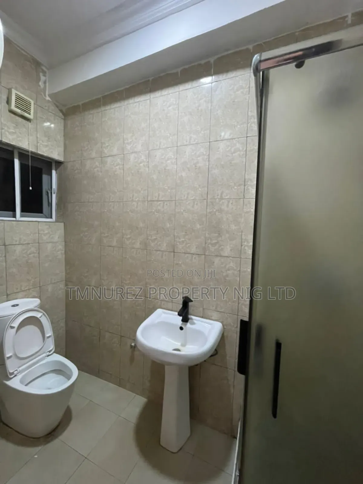 Mini Flat in Ikota for rent