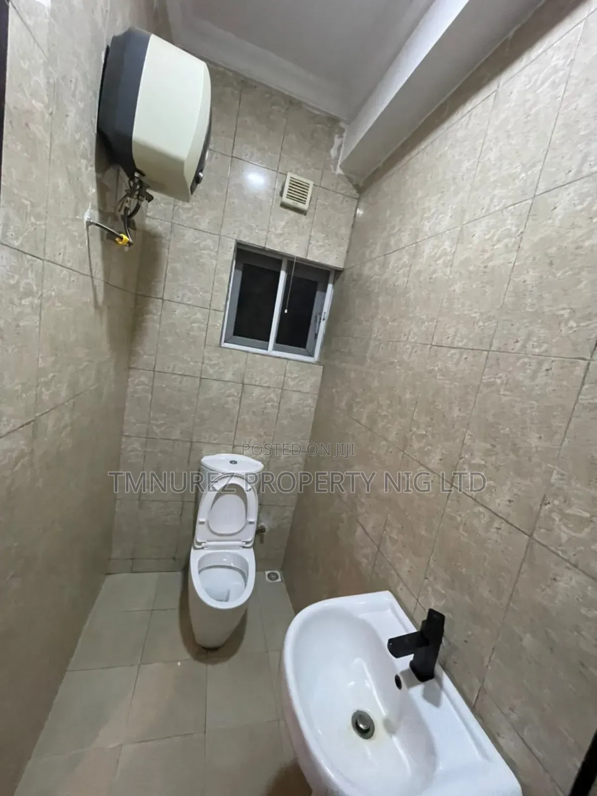 Mini Flat in Ikota for rent
