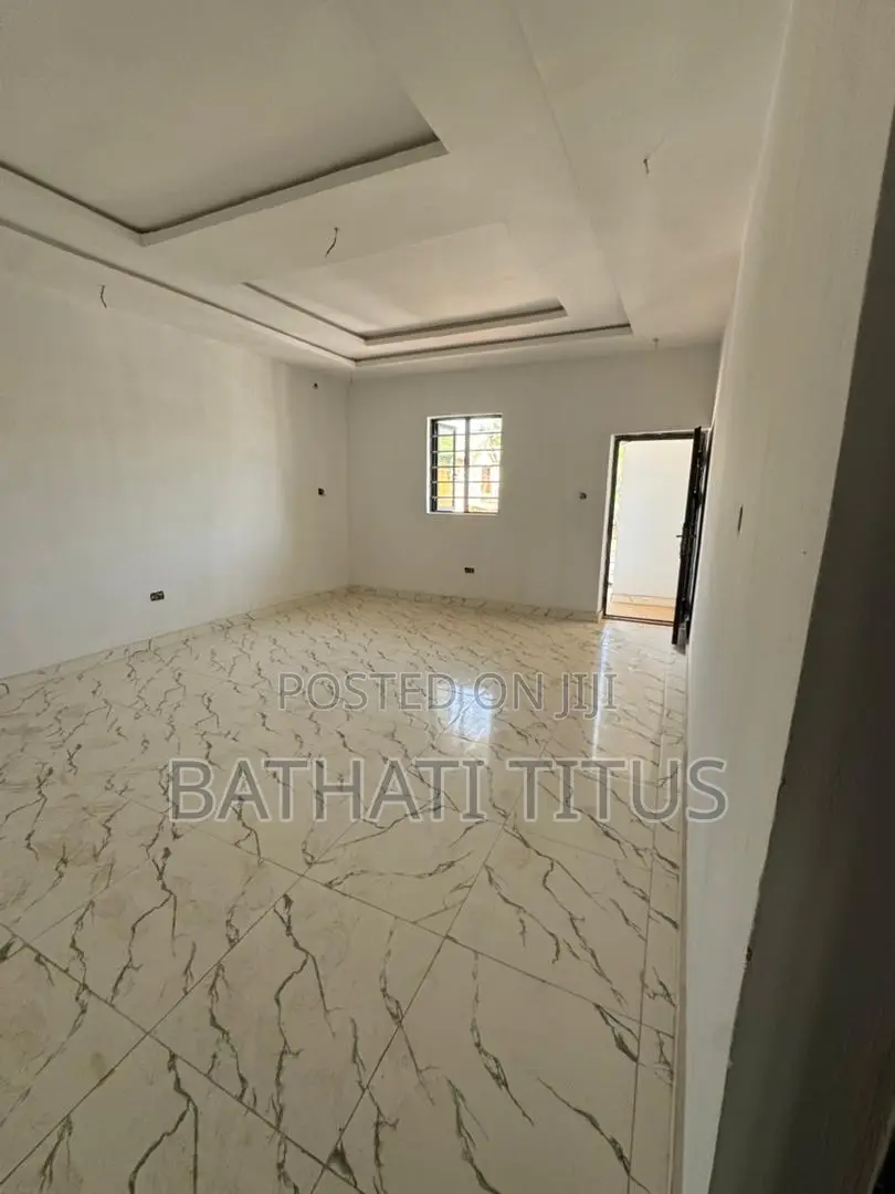 4bdrm Duplex in Life Camp for sale