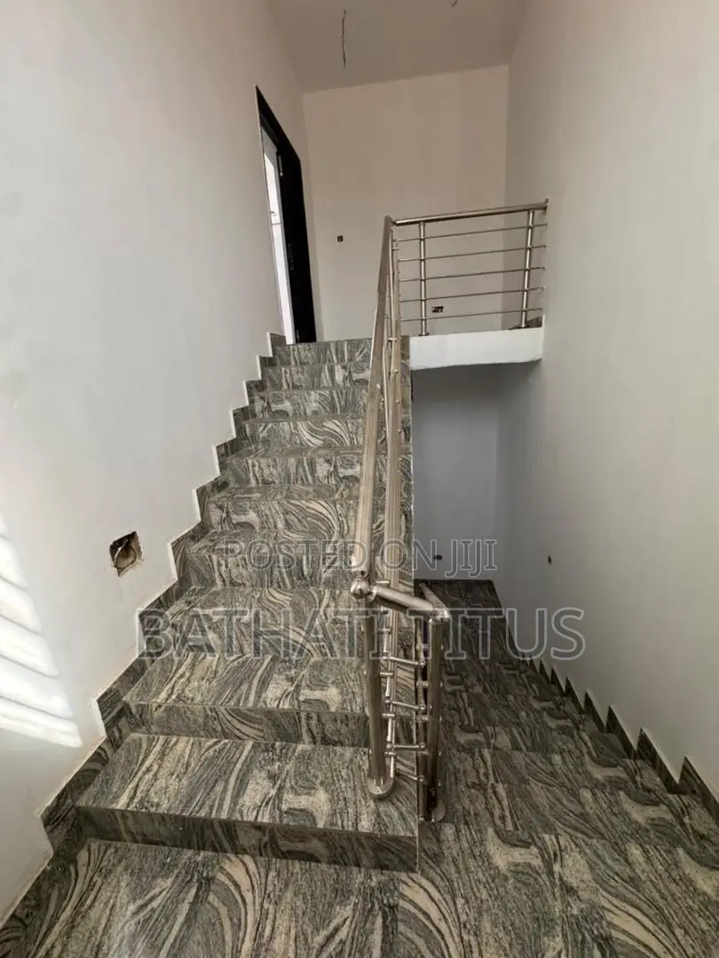 4bdrm Duplex in Life Camp for sale