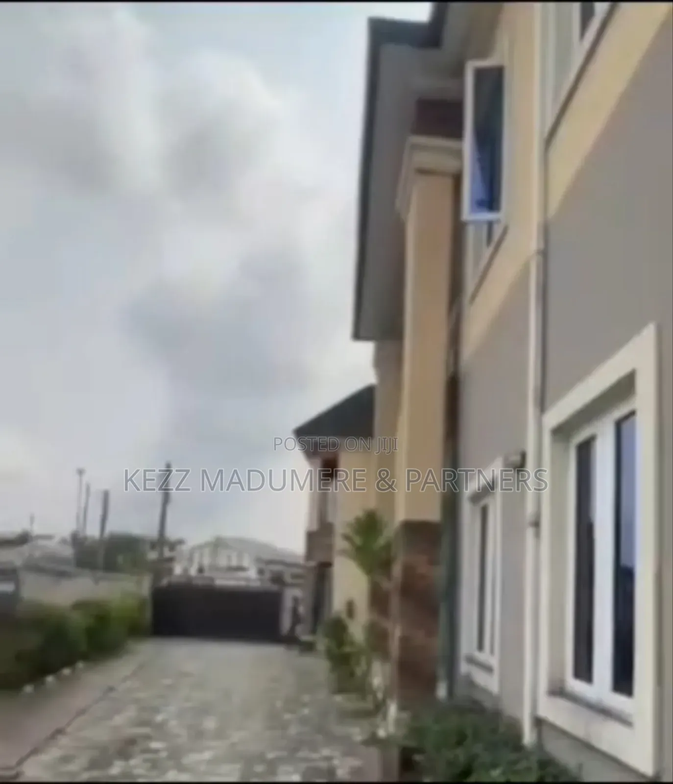 Furnished 5bdrm Duplex in Stadium Road , Port for sale