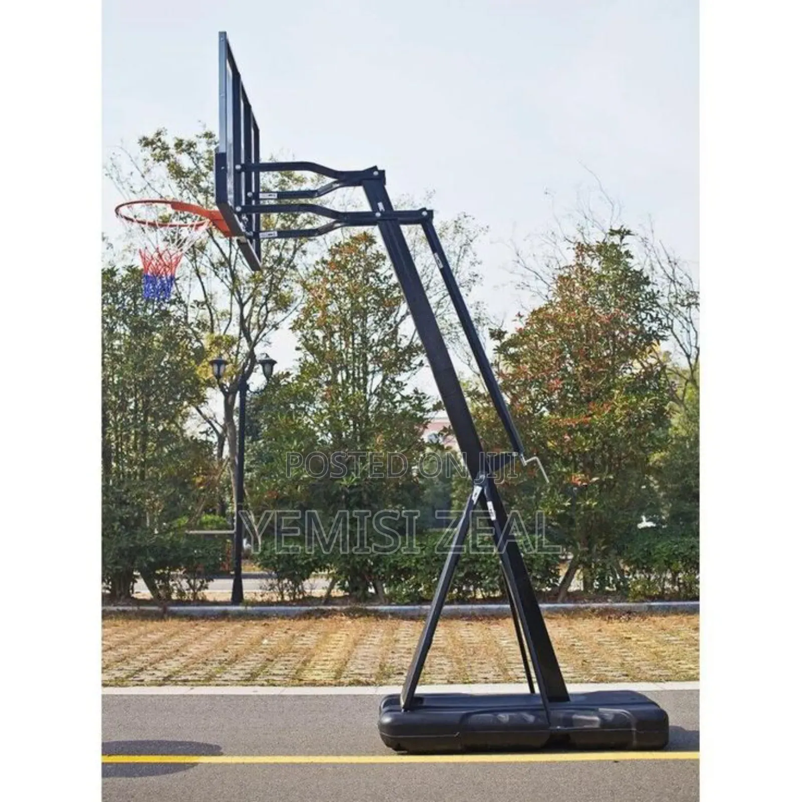 Giant Basketball Stand With 6 Balls