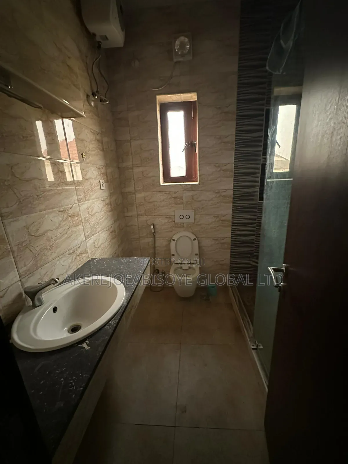 4bdrm Duplex in In An Estate for rent