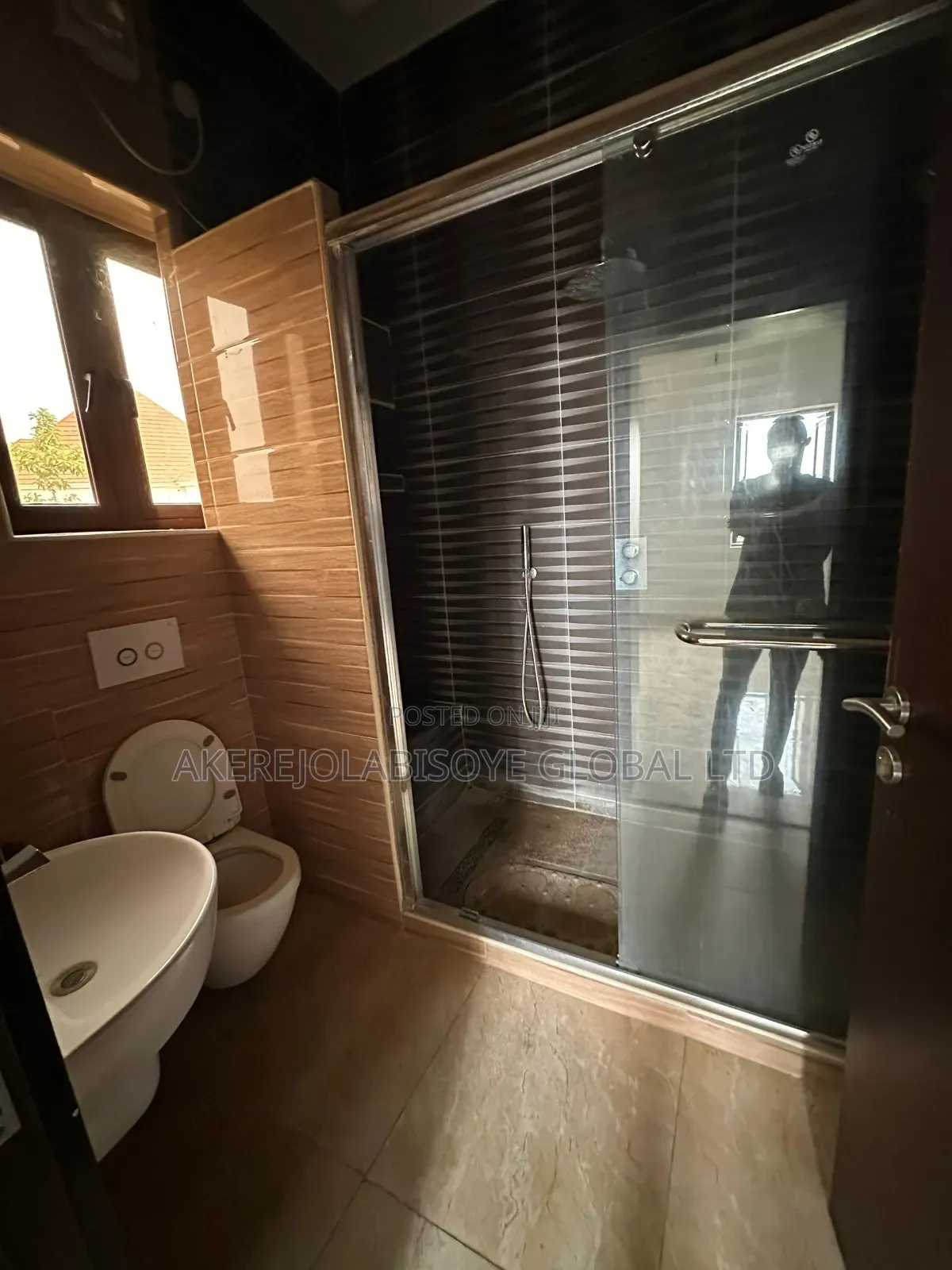 4bdrm Duplex in In An Estate for rent