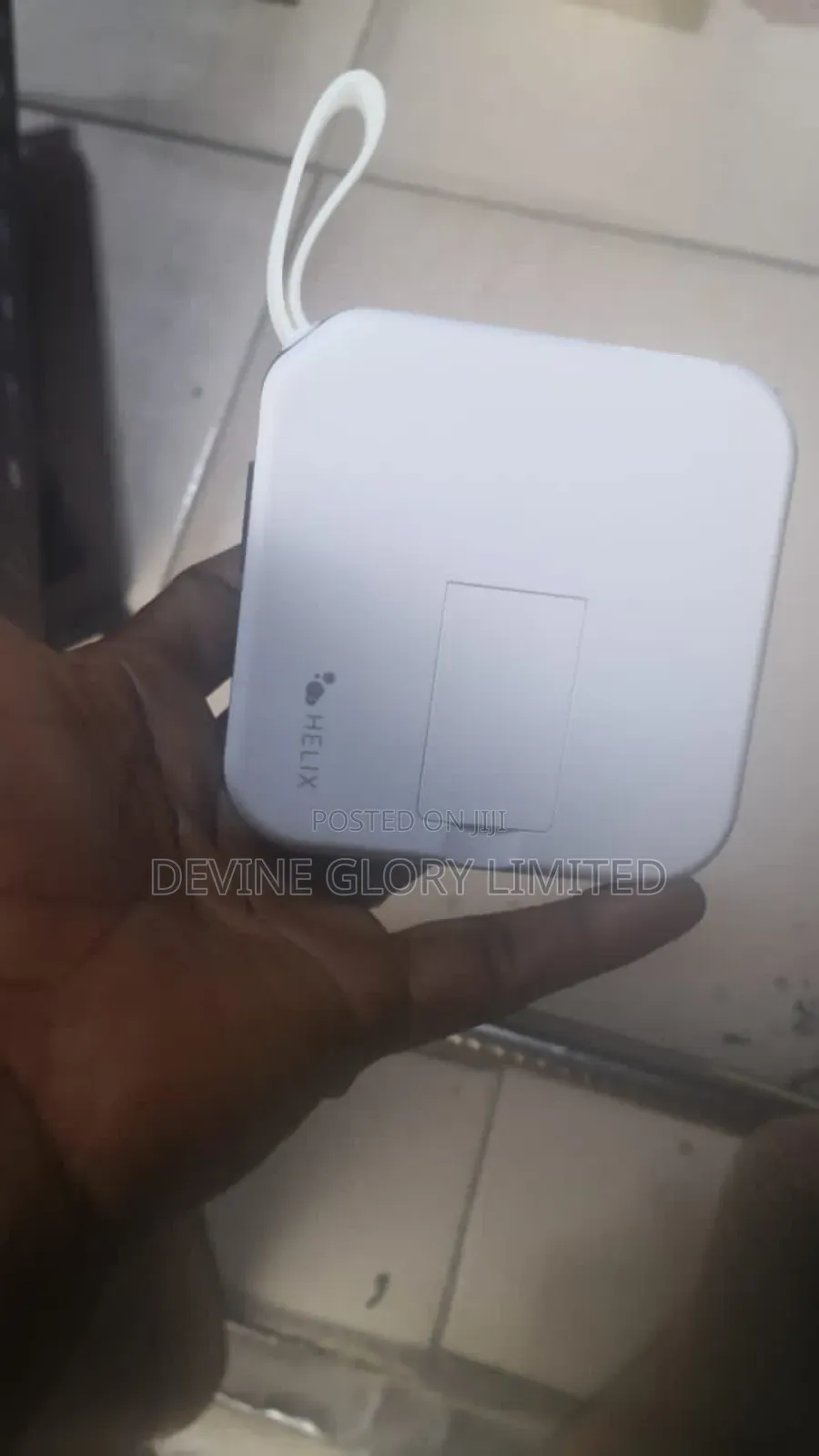 Helix Magsafe 5000mah Magnetic Wireless Power Bank – Uk Used