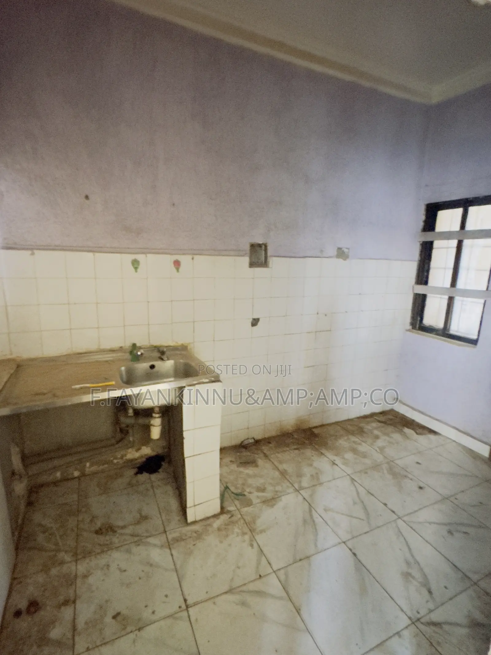 3bdrm Block of Flats in Zone 6 / Wuse for sale
