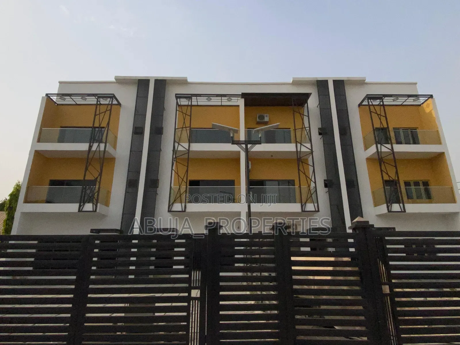 4bdrm Duplex in Gwarinpa for sale