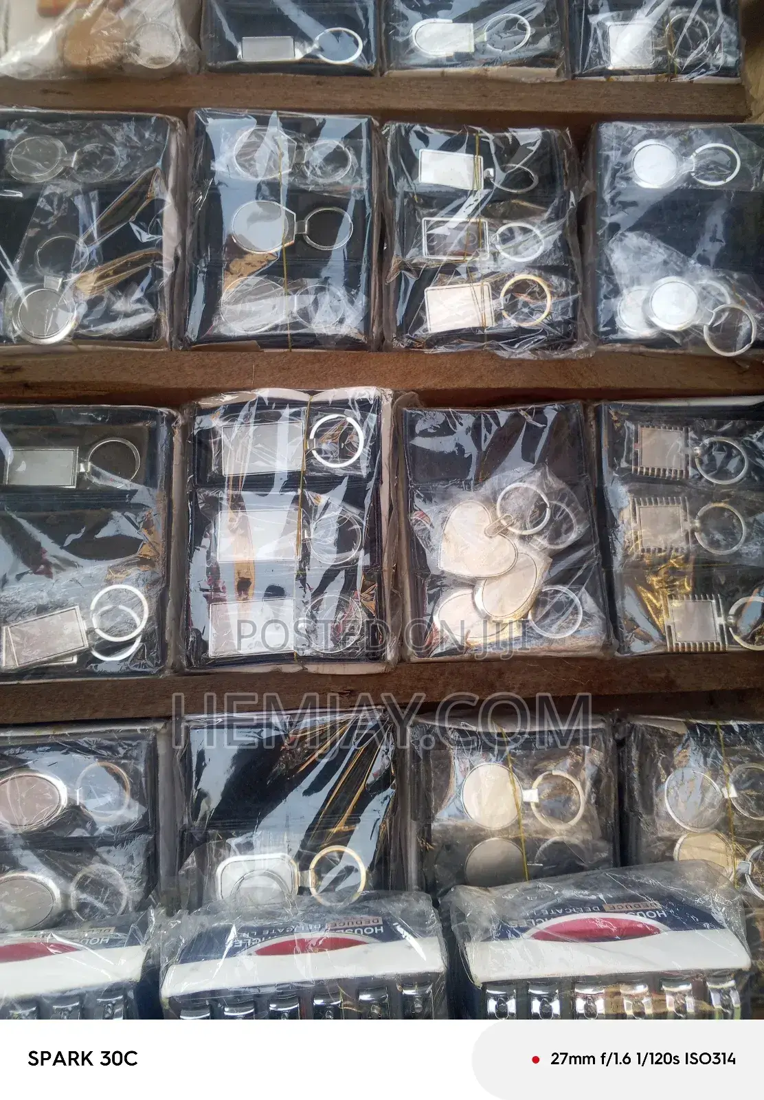 Wholesales Quality Keyholders and Keychain Available in Any Shape