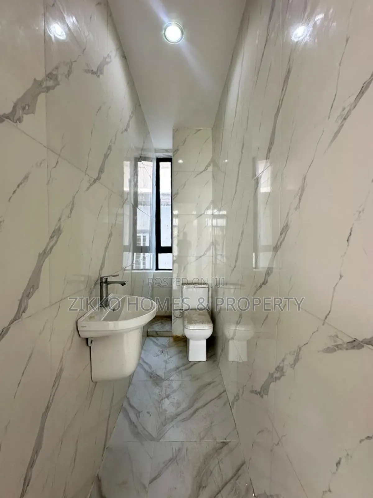 2bdrm Apartment in Agungi, Lekki for sale