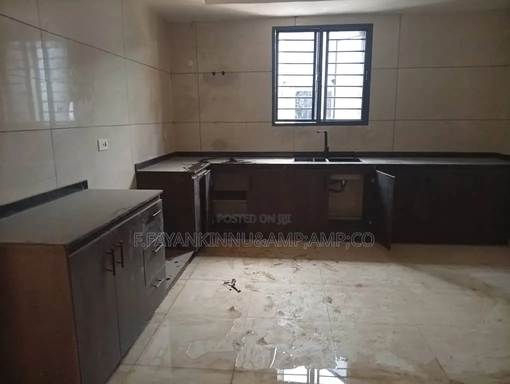 4bdrm Duplex in Kaura for rent