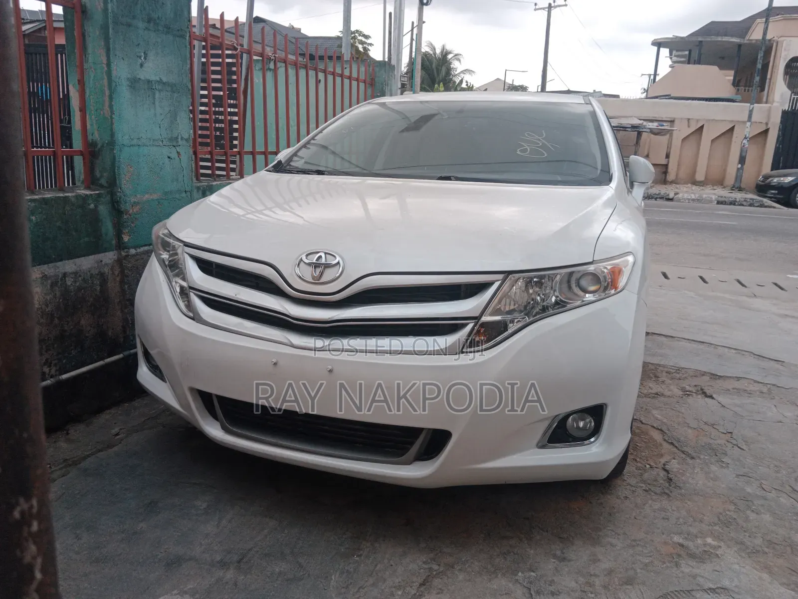 Toyota Venza LE 4dr Wagon AWD (2.7L 4cyl 6A) 2014 White