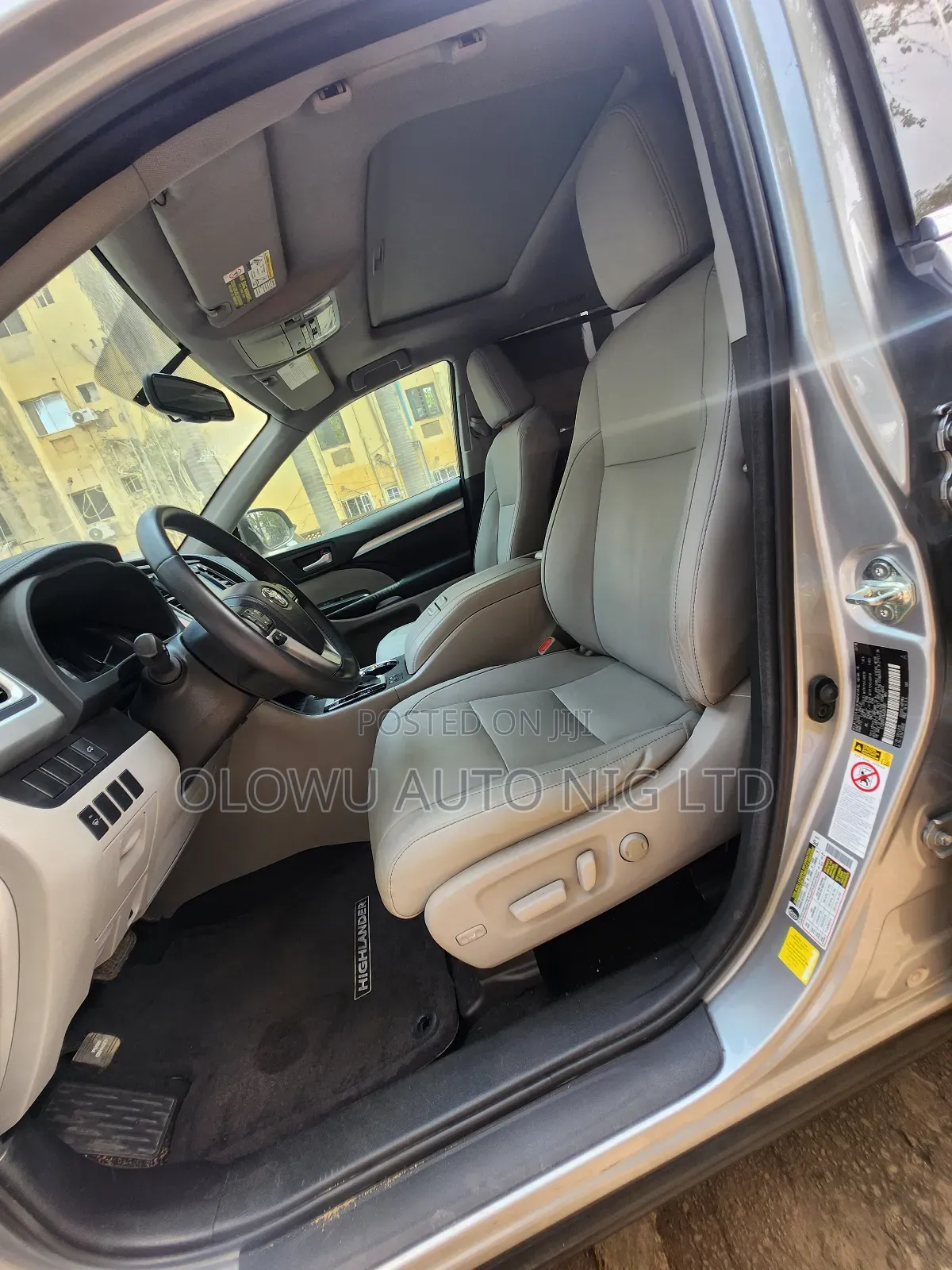Toyota Highlander XLE 4x4 V6 (3.5L 6cyl 8A) 2018 Silver