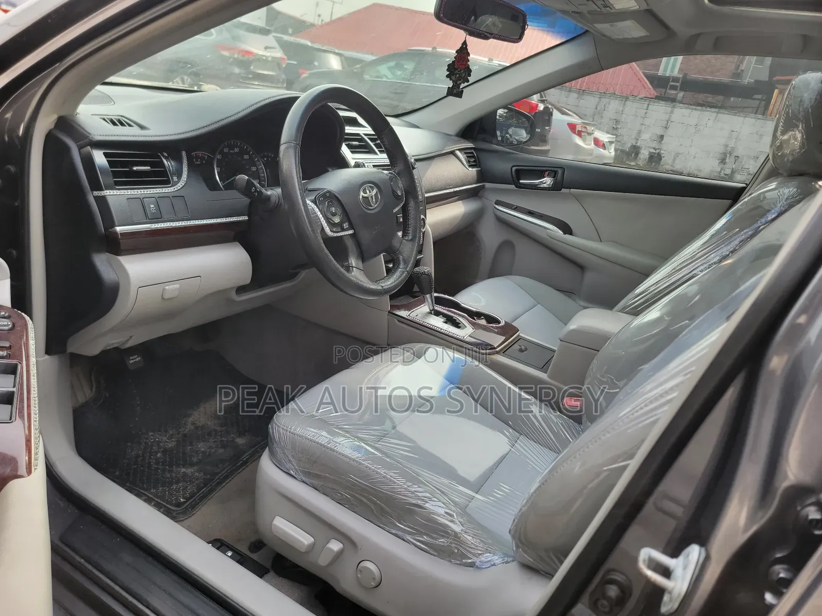Toyota Camry XLE 4dr Sedan (2.5L 4cyl 6A) 2013 Gray