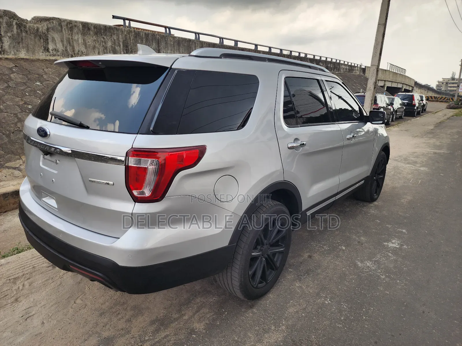 Ford Explorer Limited 4dr SUV AWD (3.5L 6cyl 6A) 2016 Silver