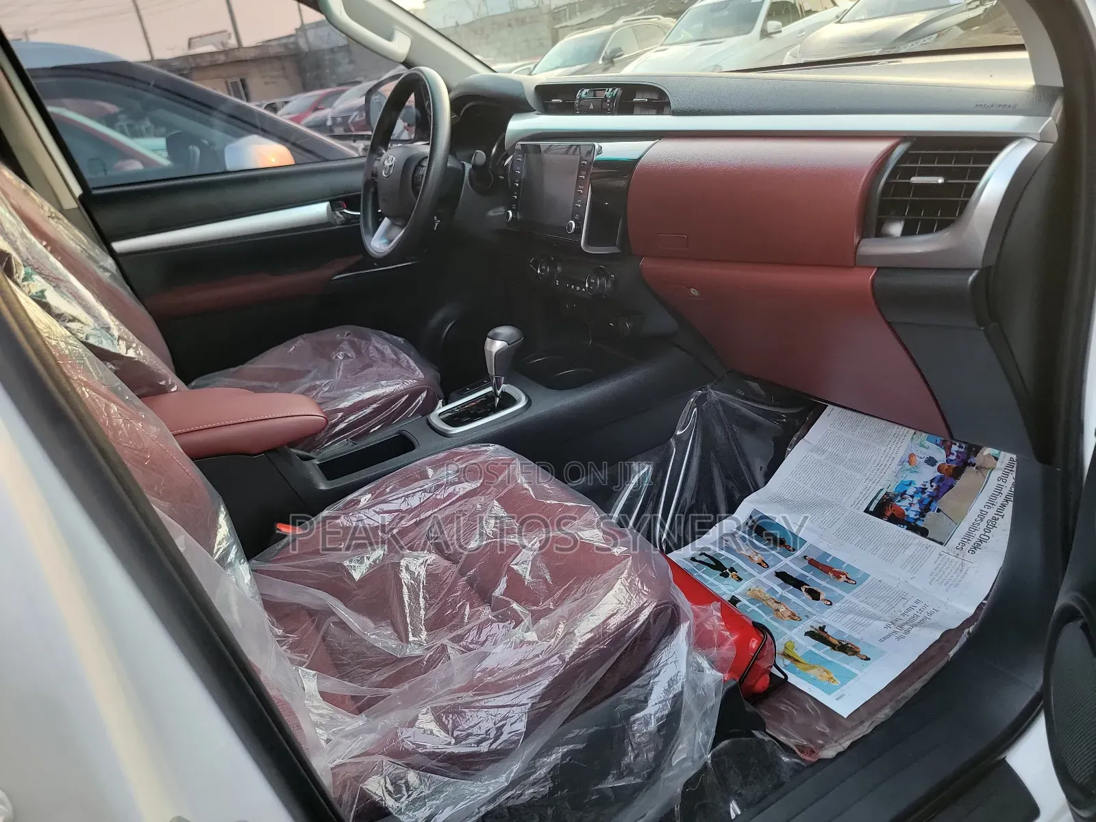 Toyota Hilux 2024 White