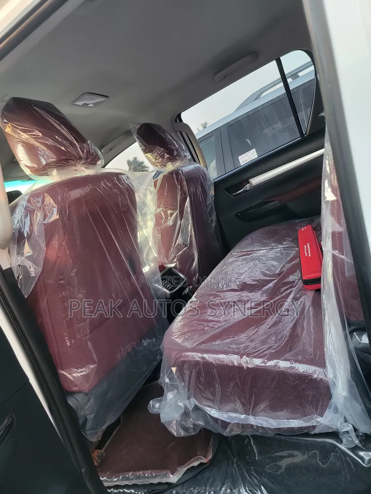 Toyota Hilux 2024 White