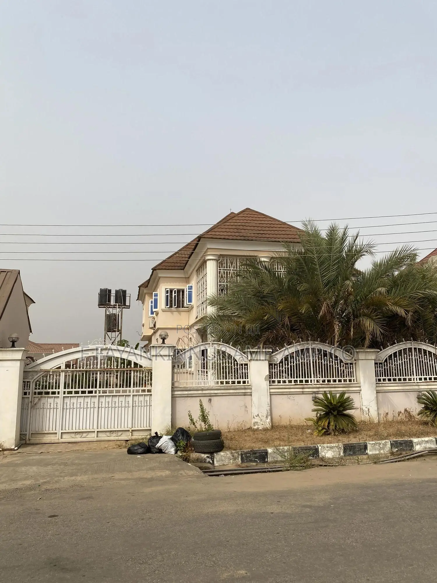 5bdrm Duplex in Basic Estate, Lokogoma for sale