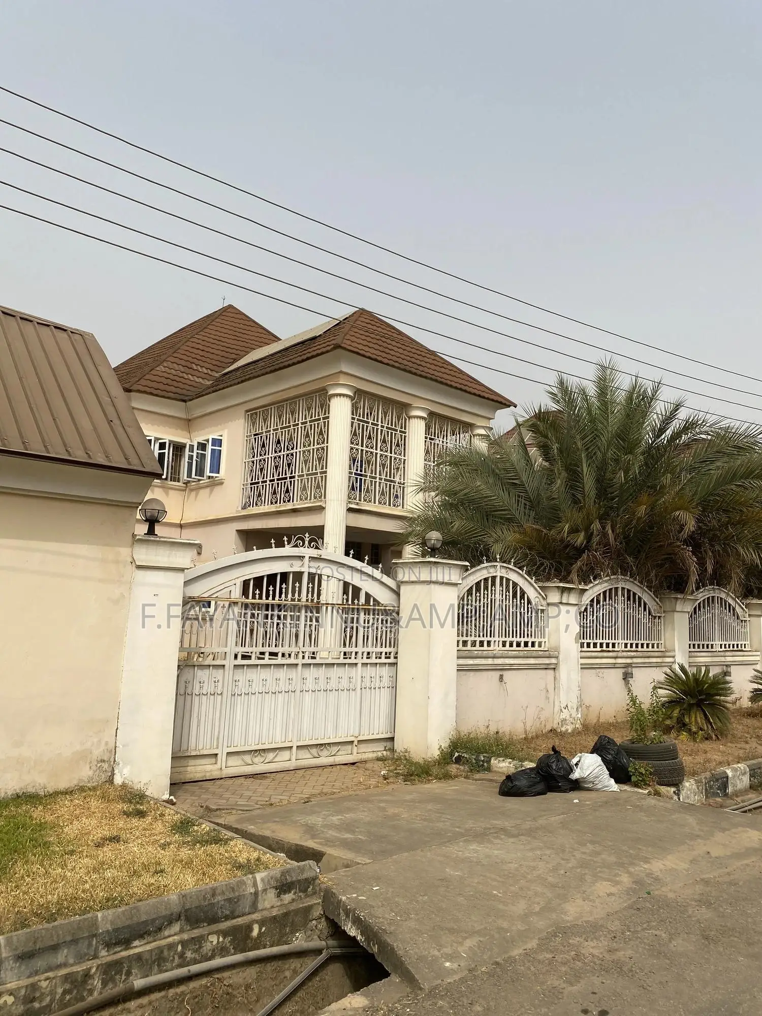 5bdrm Duplex in Basic Estate, Lokogoma for sale