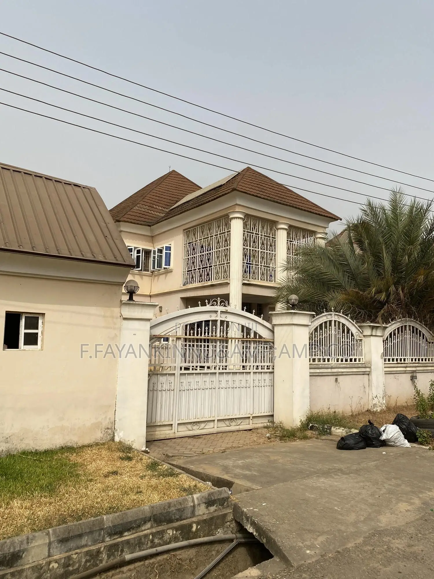 5bdrm Duplex in Basic Estate, Lokogoma for sale