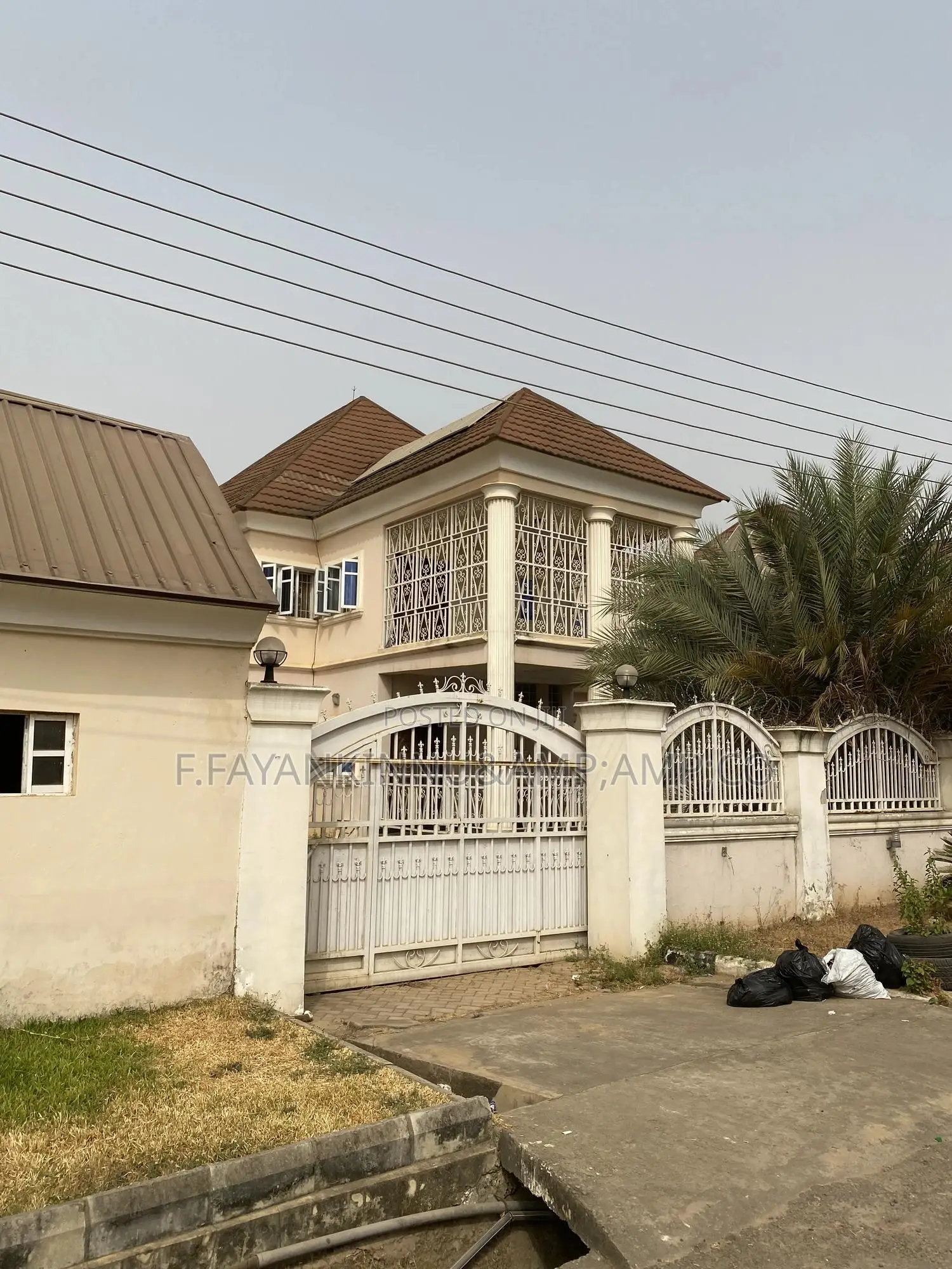 5bdrm Duplex in Basic Estate, Lokogoma for sale