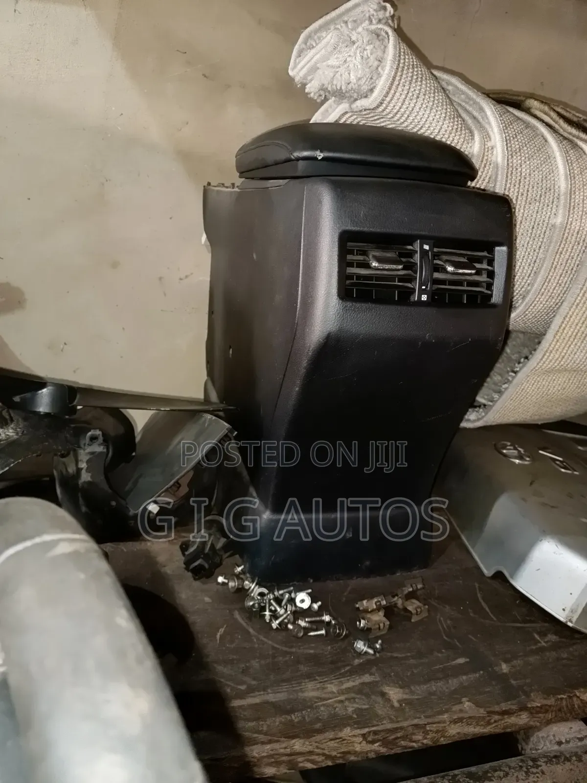 Complete Hand Rest Toyota Venza