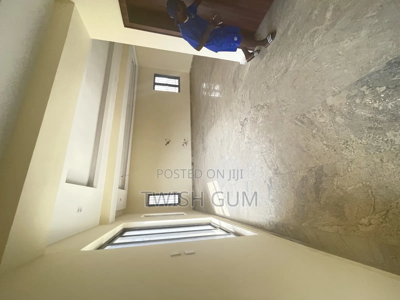 6bdrm Duplex in Blackdot Shelters, Guzape District for sale