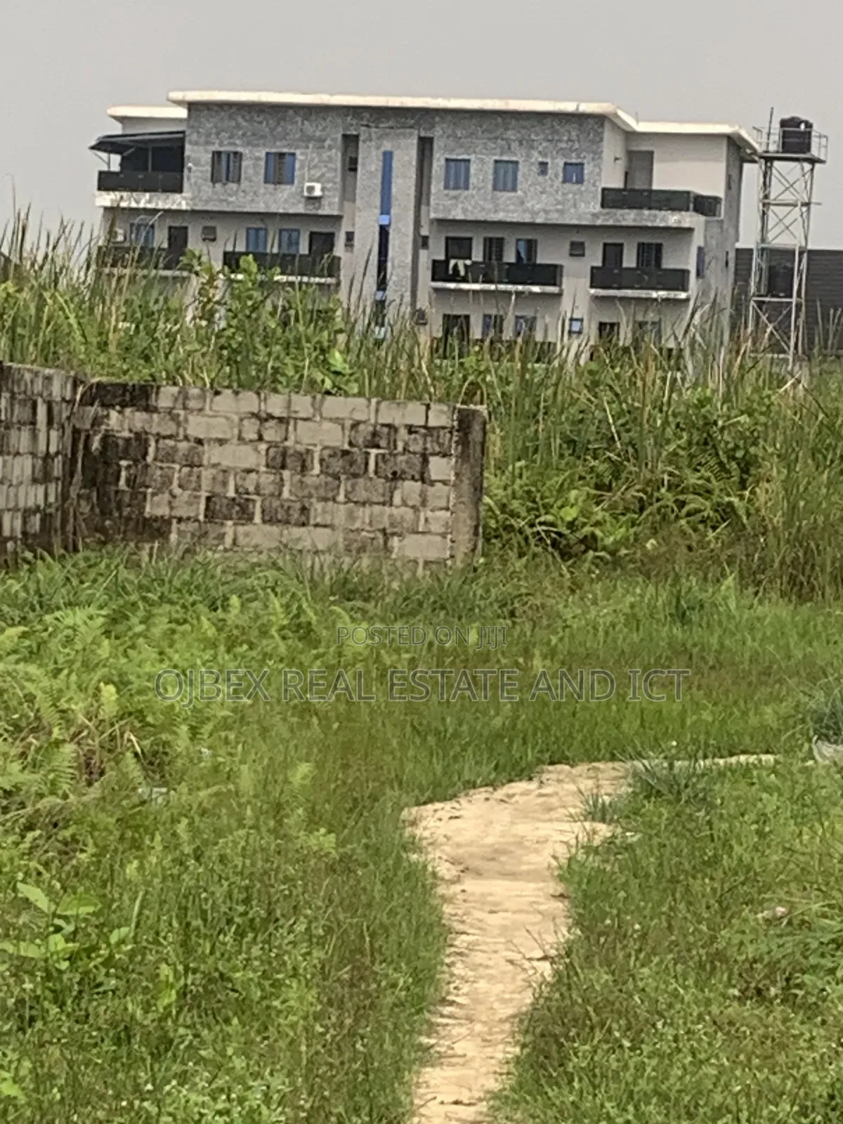 Full Plot Fenced With German Floor