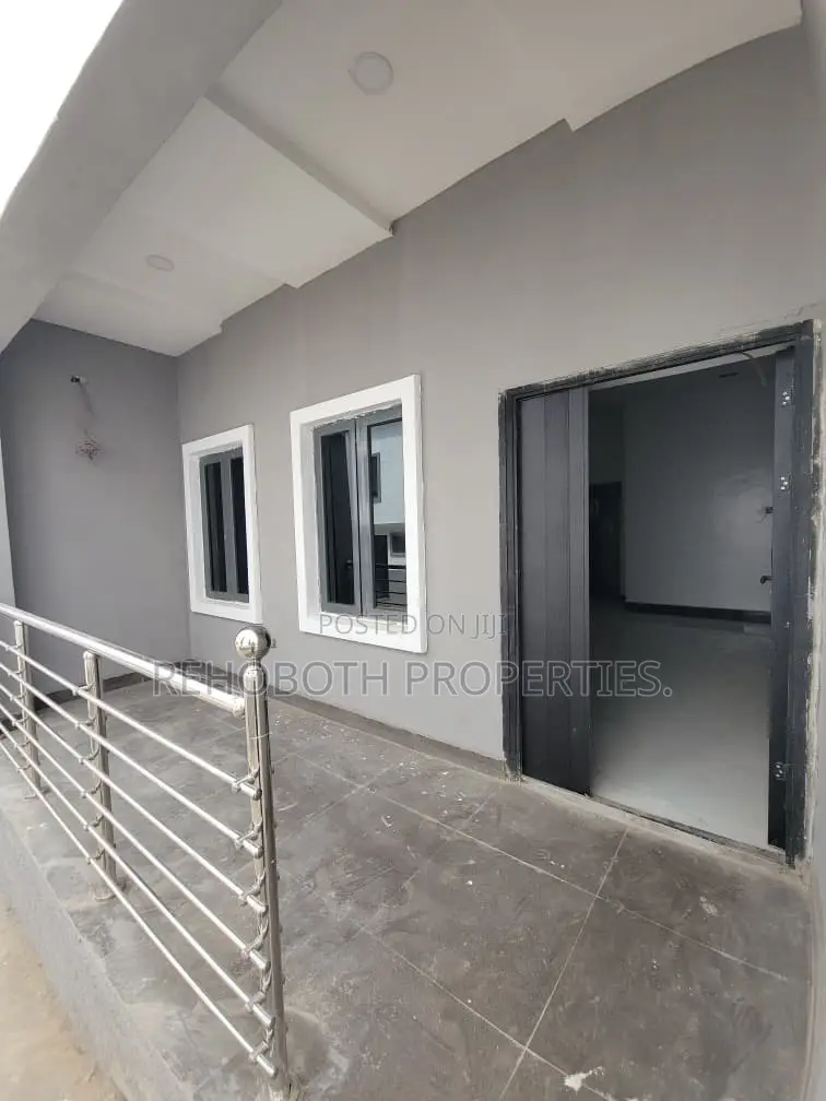 2bdrm Bungalow in Basorun Housing, Akobo for rent