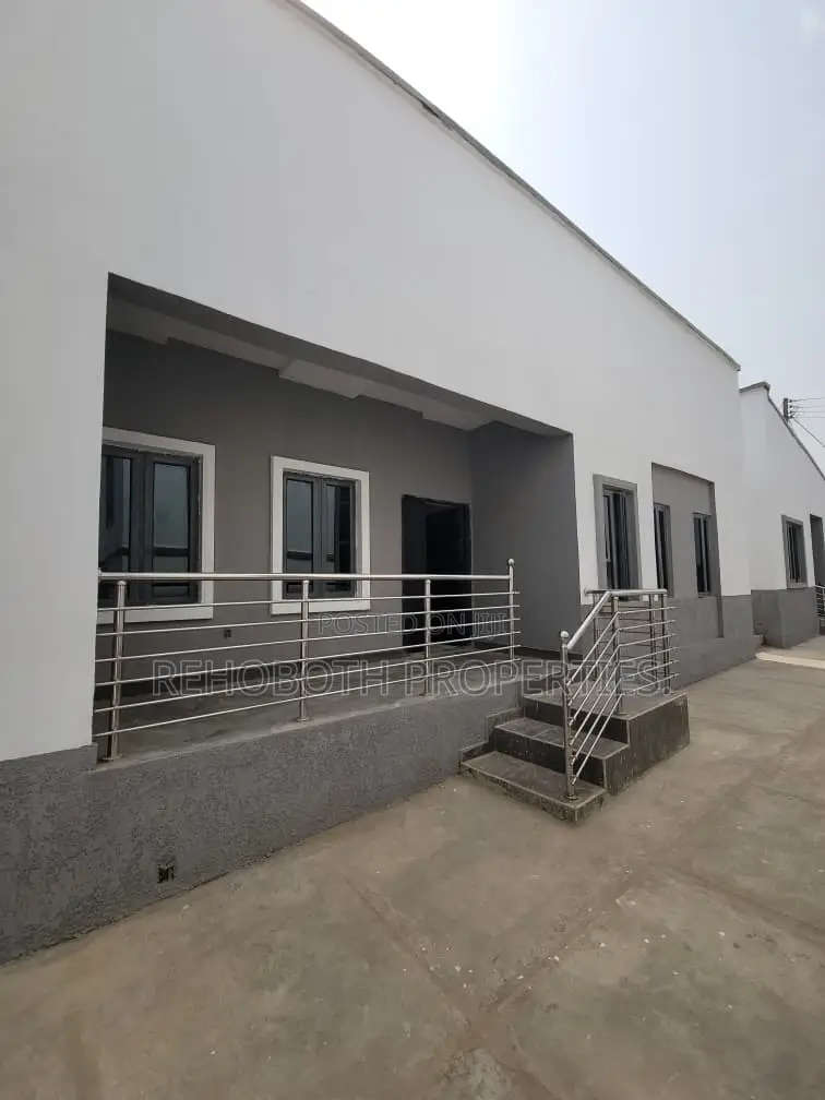 2bdrm Bungalow in Basorun Housing, Akobo for rent