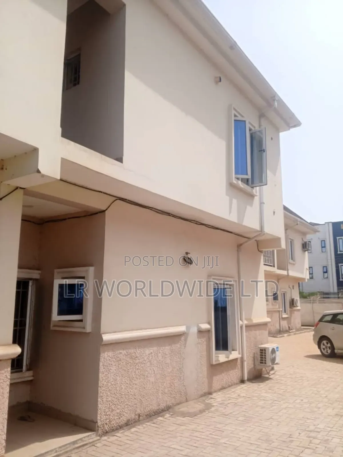 10bdrm Block of Flats in Apo Resettlement for sale